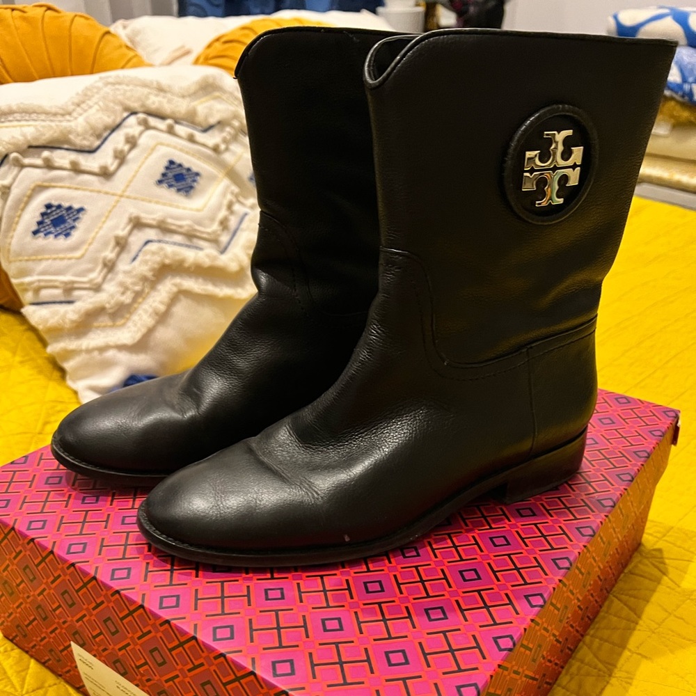 Tory Burch Hallie Black Leather Bootie 8 1/2